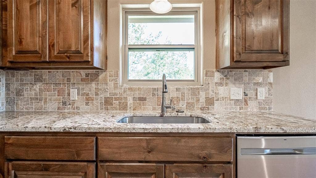 2510 Smokerise Trail, Granbury, TX 76048 2510 Smokerise Trail, Granbury, TX 76048