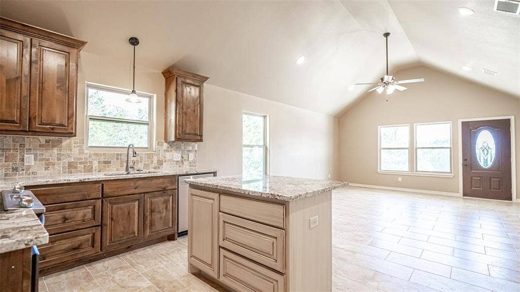 2510 Smokerise Trail, Granbury, TX 76048 2510 Smokerise Trail, Granbury, TX 76048