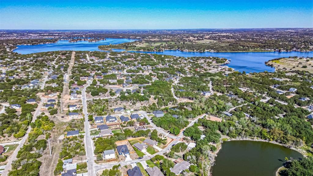 2510 Smokerise Trail, Granbury, TX 76048 2510 Smokerise Trail, Granbury, TX 76048
