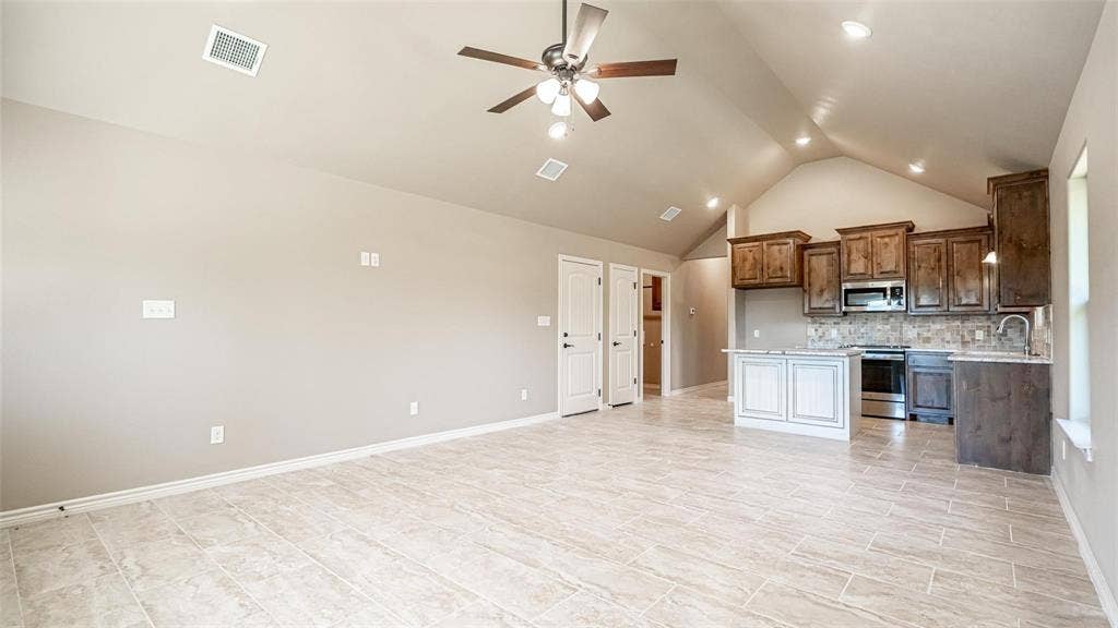 2510 Smokerise Trail, Granbury, TX 76048 2510 Smokerise Trail, Granbury, TX 76048