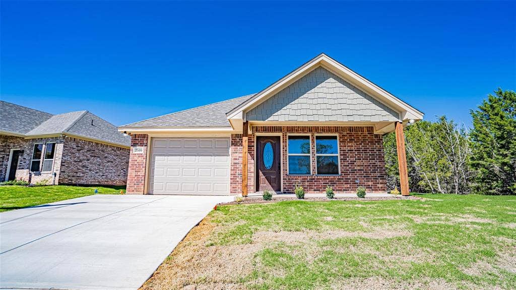 2510 Smokerise Trail, Granbury, TX 76048 2510 Smokerise Trail, Granbury, TX 76048