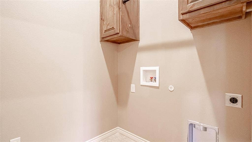 2510 Smokerise Trail, Granbury, TX 76048 2510 Smokerise Trail, Granbury, TX 76048