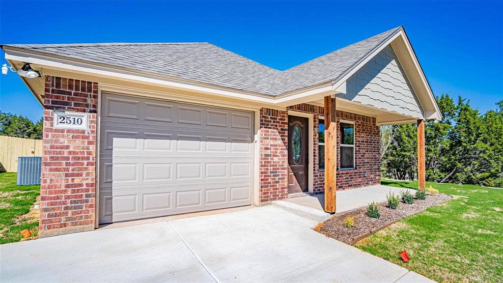 2510 Smokerise Trail, Granbury, TX 76048 2510 Smokerise Trail, Granbury, TX 76048