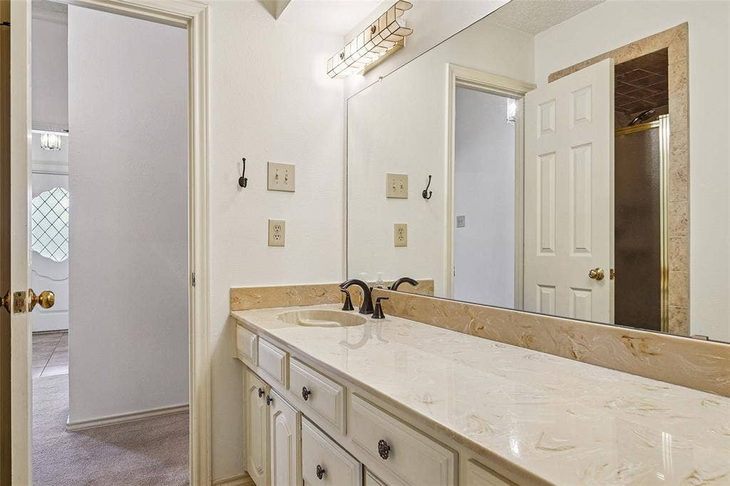 3201 Greenleaf Court, Garland, TX 75044 3201 Greenleaf Court, Garland, TX 75044