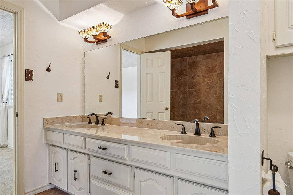 3201 Greenleaf Court, Garland, TX 75044 3201 Greenleaf Court, Garland, TX 75044