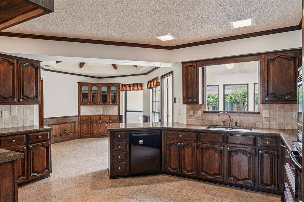 3201 Greenleaf Court, Garland, TX 75044 3201 Greenleaf Court, Garland, TX 75044