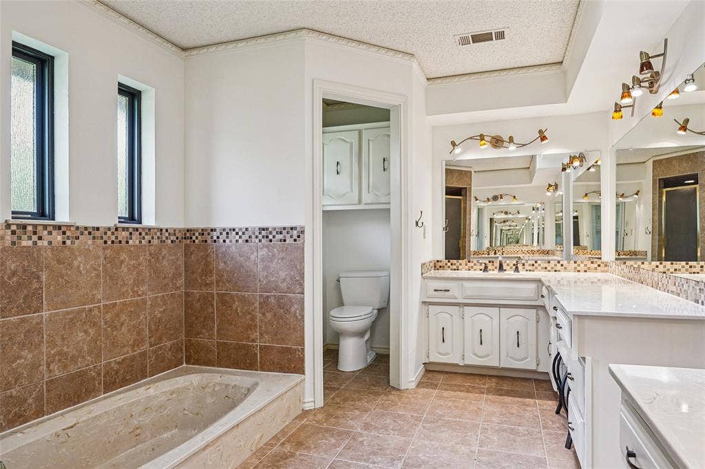 3201 Greenleaf Court, Garland, TX 75044 3201 Greenleaf Court, Garland, TX 75044