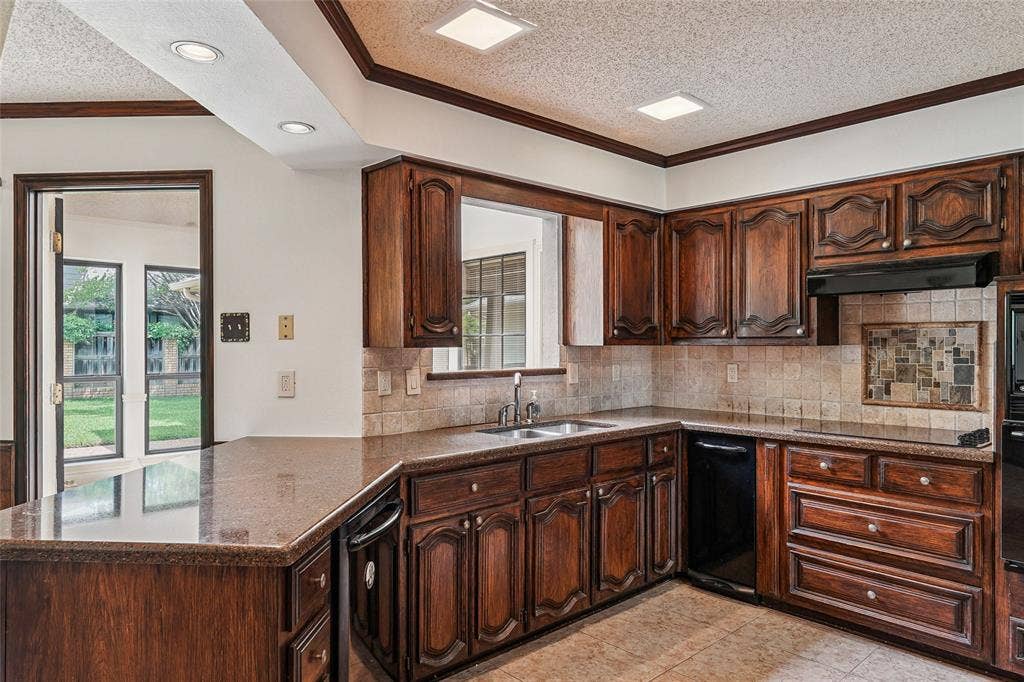 3201 Greenleaf Court, Garland, TX 75044 3201 Greenleaf Court, Garland, TX 75044