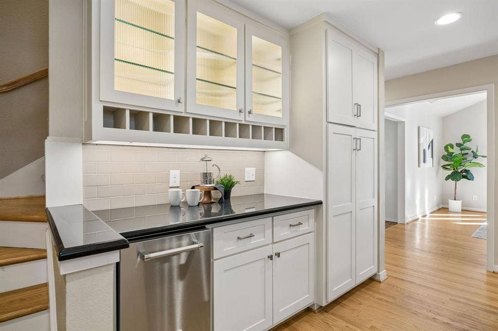 10115 Chesterton Drive, Dallas, TX 75238 10115 Chesterton Drive, Dallas, TX 75238