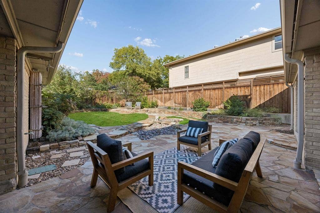 10115 Chesterton Drive, Dallas, TX 75238 10115 Chesterton Drive, Dallas, TX 75238