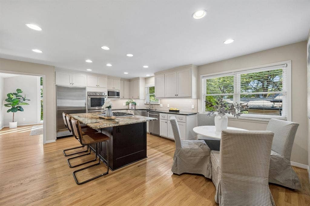 10115 Chesterton Drive, Dallas, TX 75238 10115 Chesterton Drive, Dallas, TX 75238