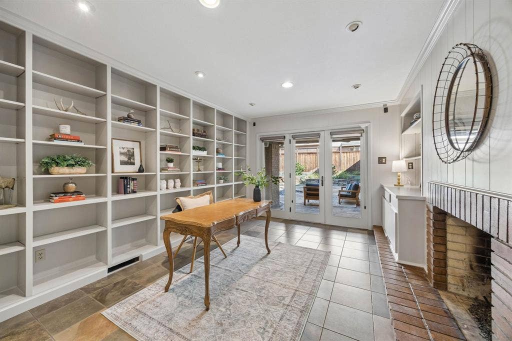 10115 Chesterton Drive, Dallas, TX 75238 10115 Chesterton Drive, Dallas, TX 75238