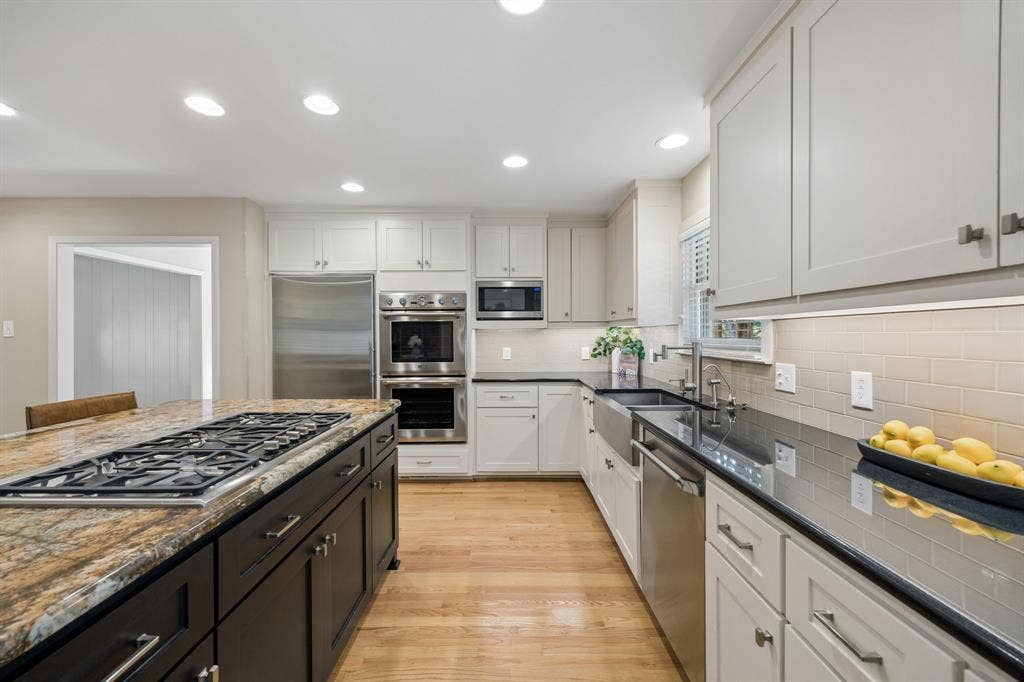 10115 Chesterton Drive, Dallas, TX 75238 10115 Chesterton Drive, Dallas, TX 75238