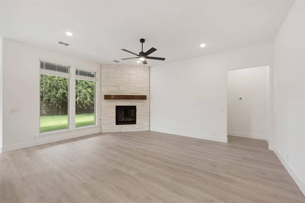 937 Cardinal Drive, Midlothian, TX 76065 937 Cardinal Drive, Midlothian, TX 76065