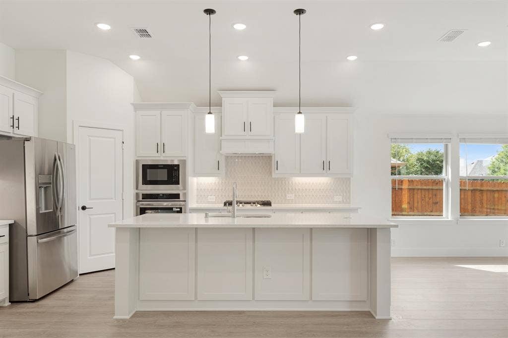 937 Cardinal Drive, Midlothian, TX 76065 937 Cardinal Drive, Midlothian, TX 76065