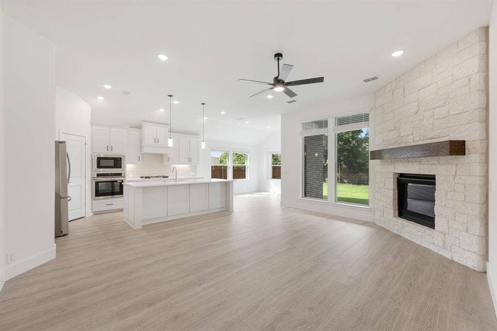 937 Cardinal Drive, Midlothian, TX 76065 937 Cardinal Drive, Midlothian, TX 76065