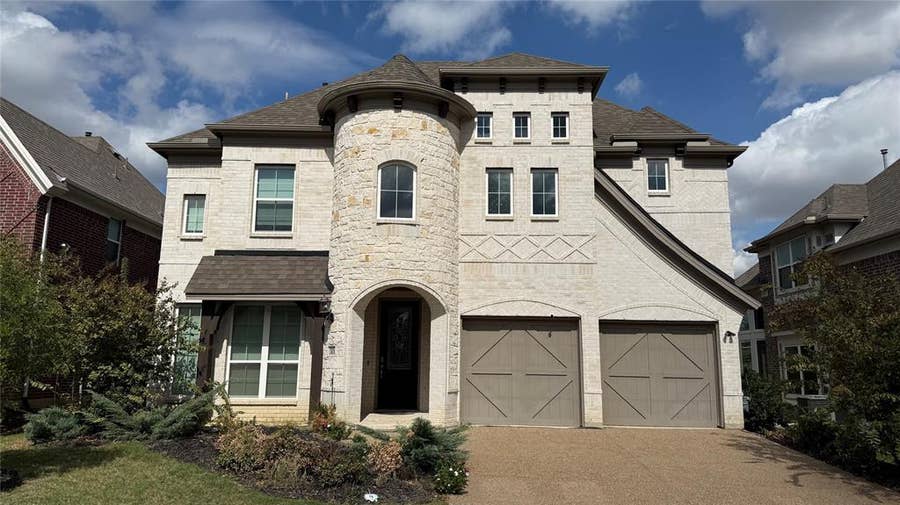 Property photo for 315 Chandan Way, Irving, TX