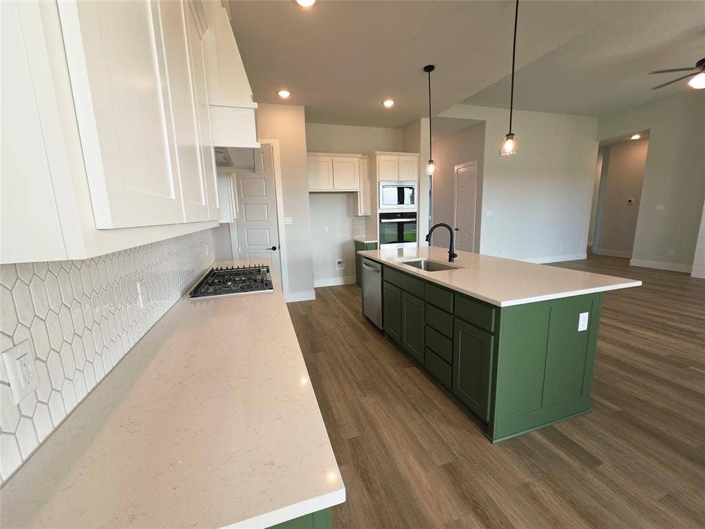 6850 Hayes Road, Midlothian, TX 76065 6850 Hayes Road, Midlothian, TX 76065