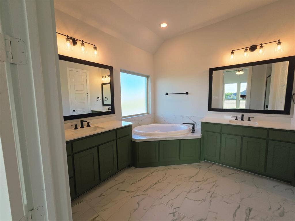 6850 Hayes Road, Midlothian, TX 76065 6850 Hayes Road, Midlothian, TX 76065