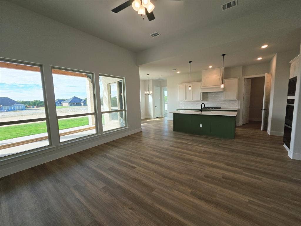 6850 Hayes Road, Midlothian, TX 76065 6850 Hayes Road, Midlothian, TX 76065