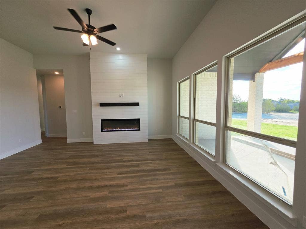 6850 Hayes Road, Midlothian, TX 76065 6850 Hayes Road, Midlothian, TX 76065
