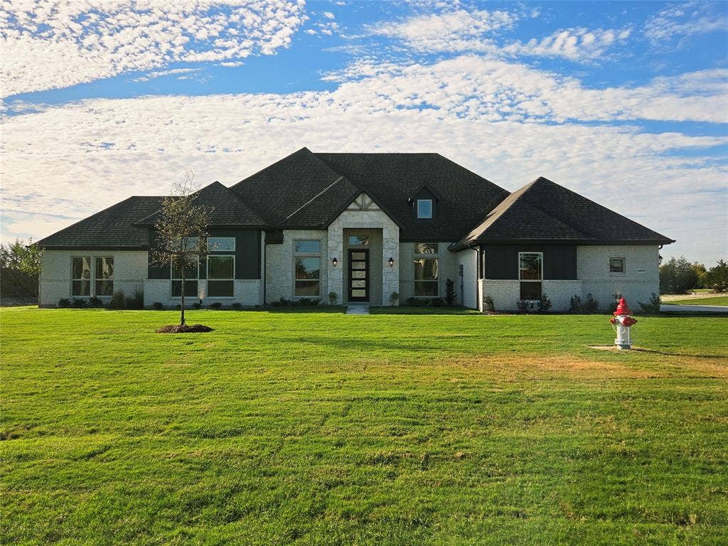 6850 Hayes Road, Midlothian, TX 76065 6850 Hayes Road, Midlothian, TX 76065