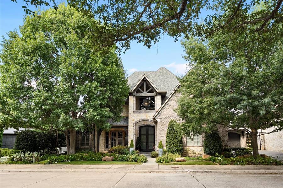 Property photo for 7009 Stone Meadow Drive, Dallas, TX