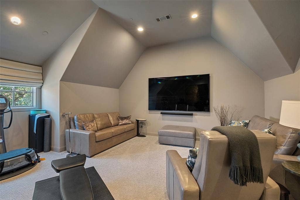 7009 Stone Meadow Drive, Dallas, TX 75230