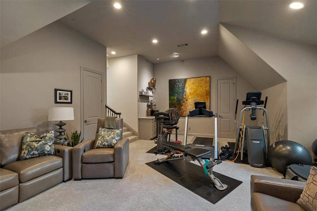 7009 Stone Meadow Drive, Dallas, TX 75230