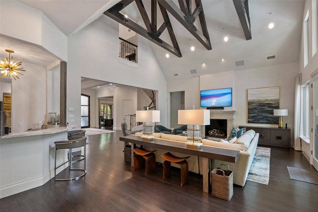 7009 Stone Meadow Drive, Dallas, TX 75230