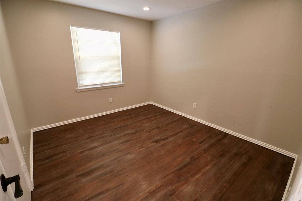 2490 Beverly Drive, Paris, TX 74560