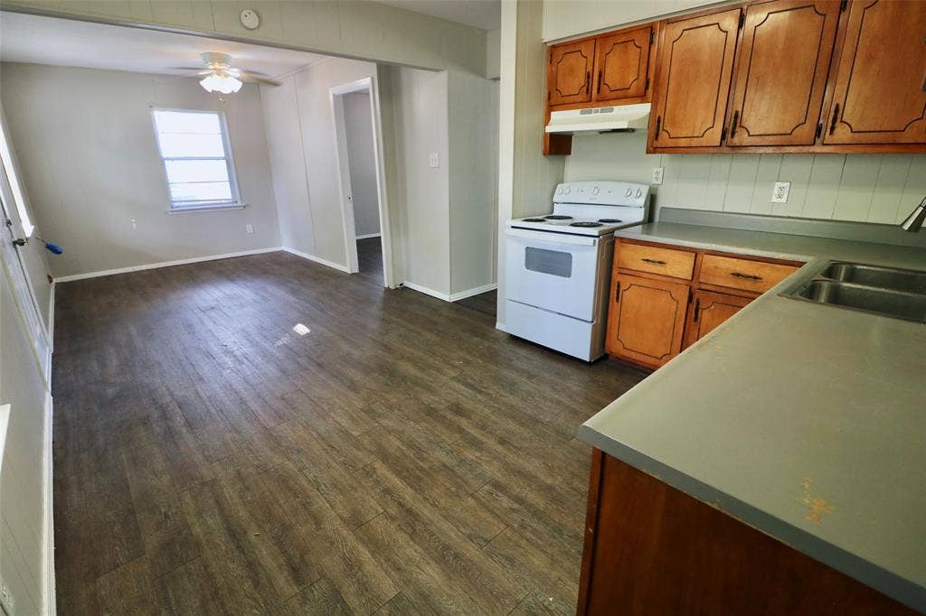 2490 Beverly Drive, Paris, TX 74560