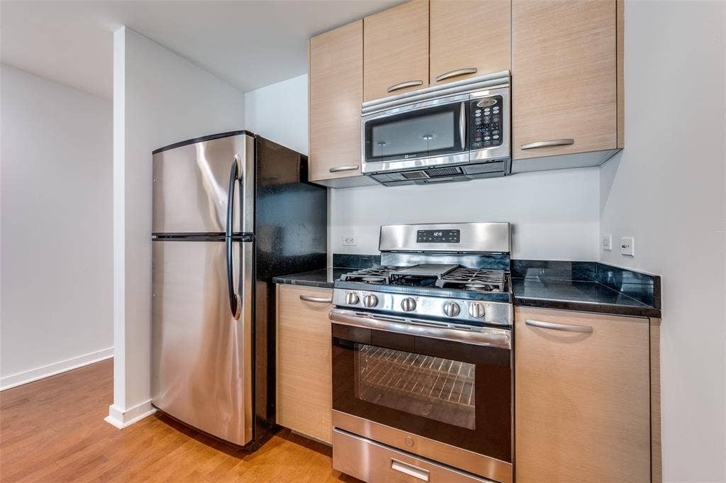 1200 Main Street, #1908, Dallas, TX 75202 Kitchen