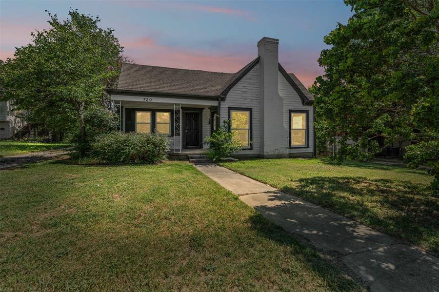 Property photo for 720 E Walnut Street, Hillsboro, TX