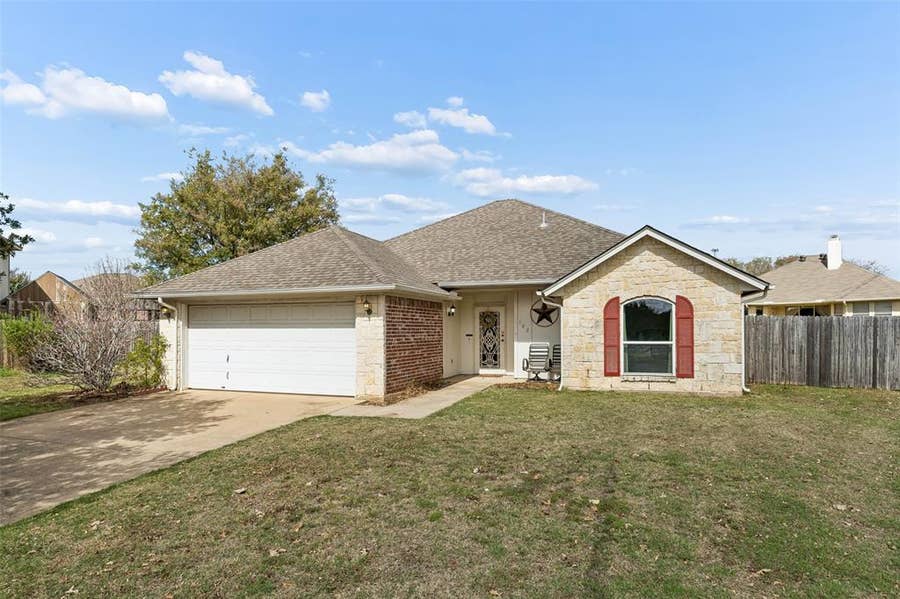 Property photo for 102 Saint James Court, Rhome, TX