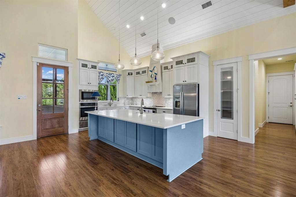18076 Country Club Drive, Kemp, TX 75143 18076 Country Club Drive, Kemp, TX 75143