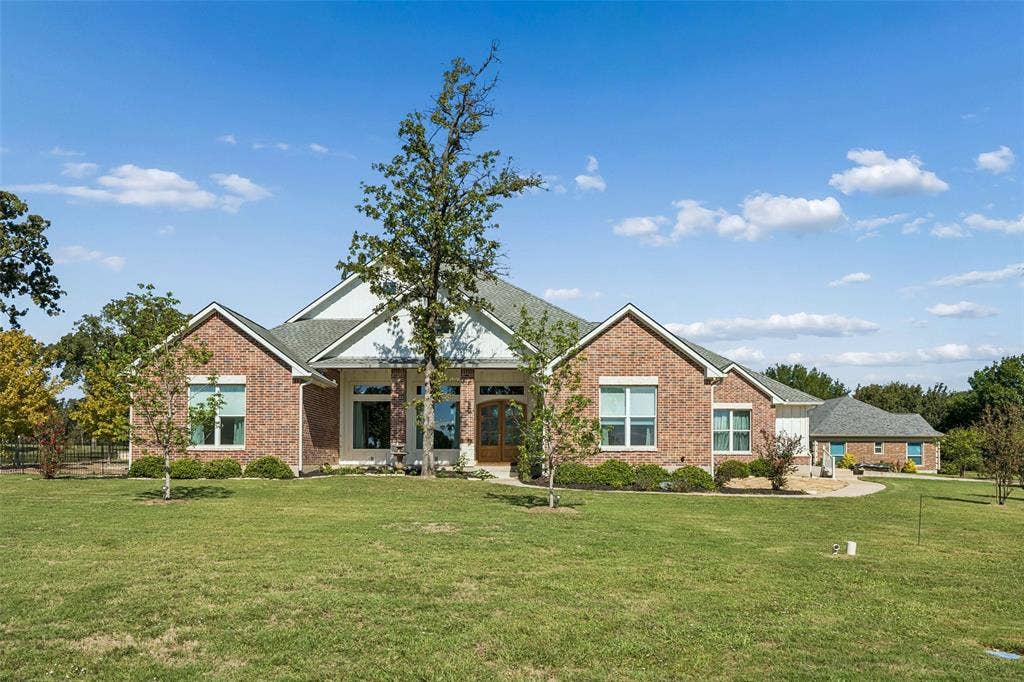 18076 Country Club Drive, Kemp, TX 75143 18076 Country Club Drive, Kemp, TX 75143