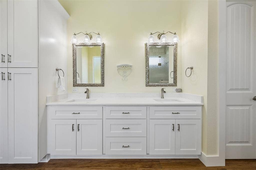 18076 Country Club Drive, Kemp, TX 75143 Primary Ensuite Bathroom