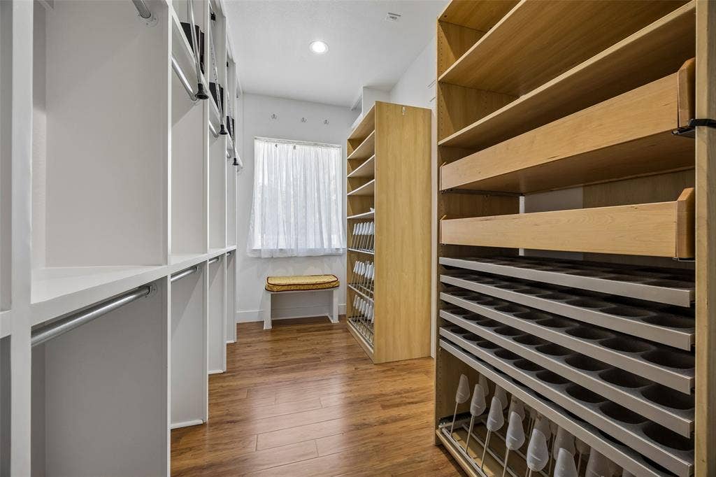 18076 Country Club Drive, Kemp, TX 75143 Primary Closet