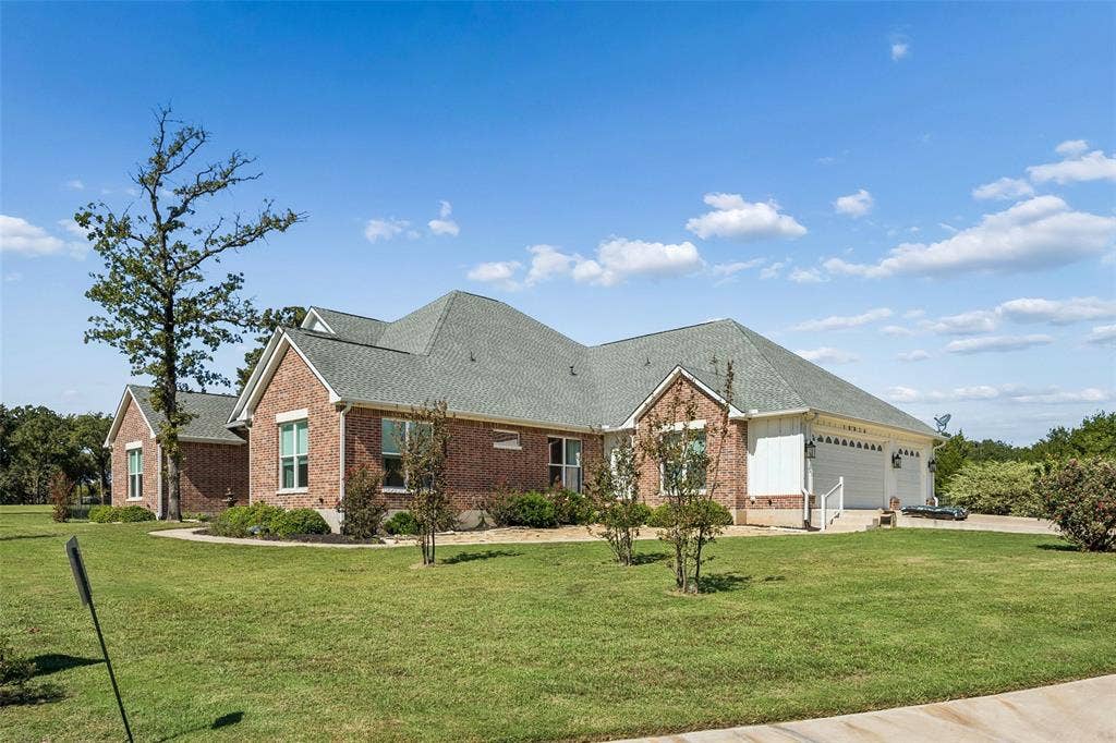 18076 Country Club Drive, Kemp, TX 75143 18076 Country Club Drive, Kemp, TX 75143