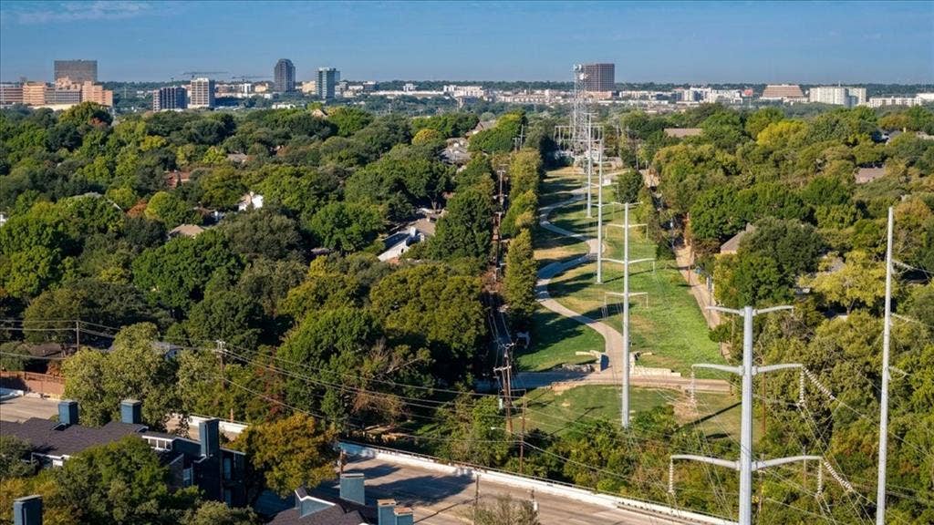 7738 Lemmonwood Drive, Dallas, TX 75231 7738 Lemmonwood Drive, Dallas, TX 75231