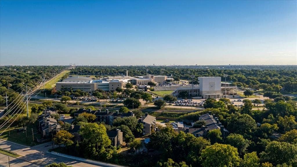 7738 Lemmonwood Drive, Dallas, TX 75231 7738 Lemmonwood Drive, Dallas, TX 75231