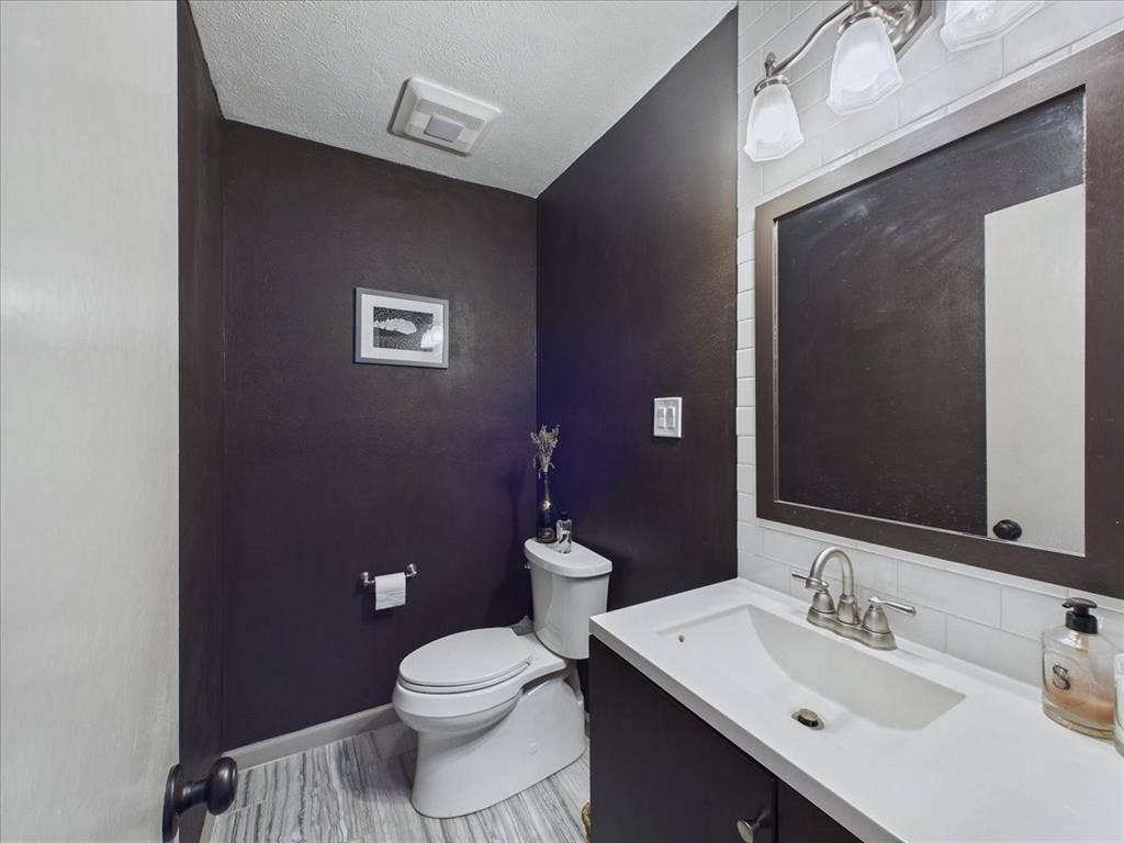 7738 Lemmonwood Drive, Dallas, TX 75231 7738 Lemmonwood Drive, Dallas, TX 75231
