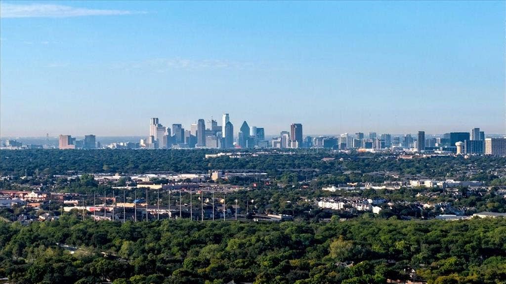 7738 Lemmonwood Drive, Dallas, TX 75231 7738 Lemmonwood Drive, Dallas, TX 75231