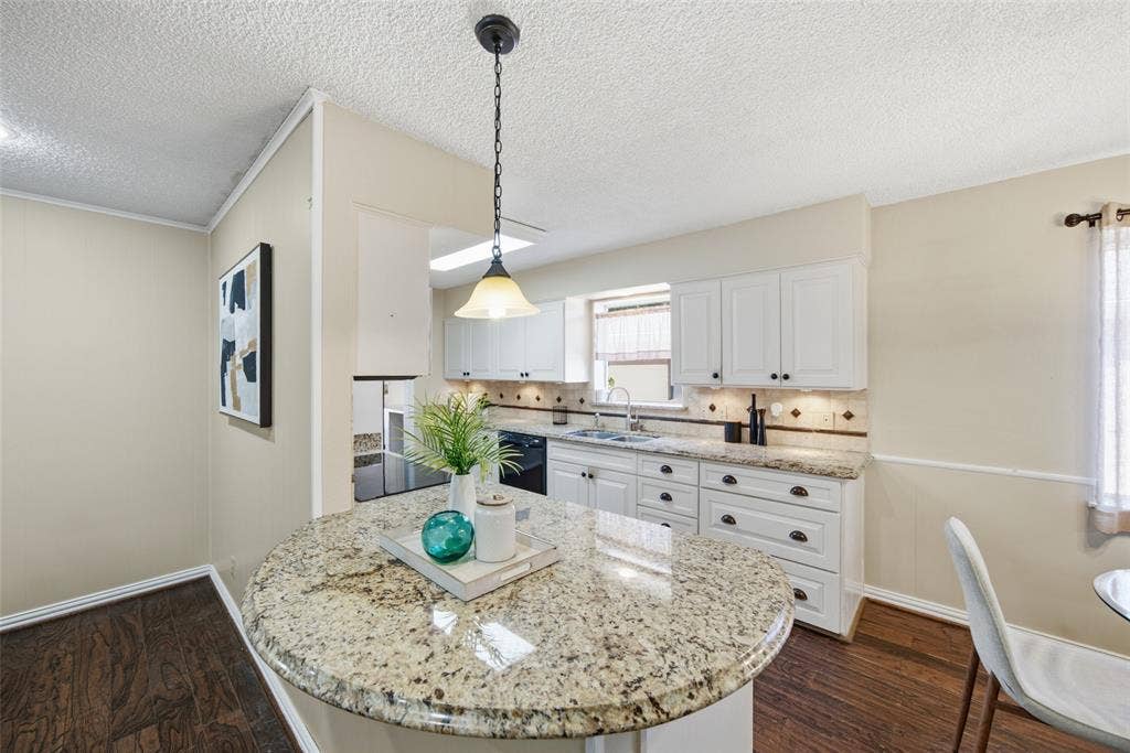 9216 Sorrento Street, Dallas, TX 75228 9216 Sorrento Street, Dallas, TX 75228