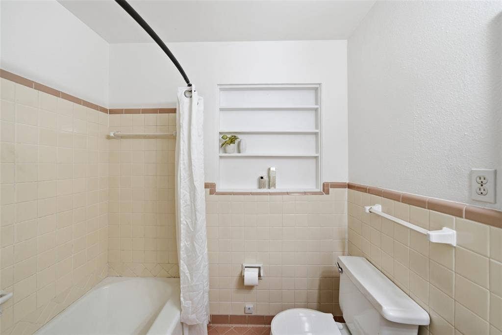 9216 Sorrento Street, Dallas, TX 75228 9216 Sorrento Street, Dallas, TX 75228