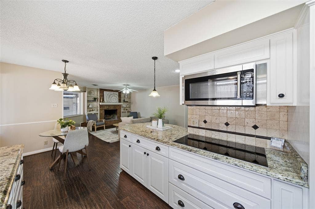 9216 Sorrento Street, Dallas, TX 75228 9216 Sorrento Street, Dallas, TX 75228