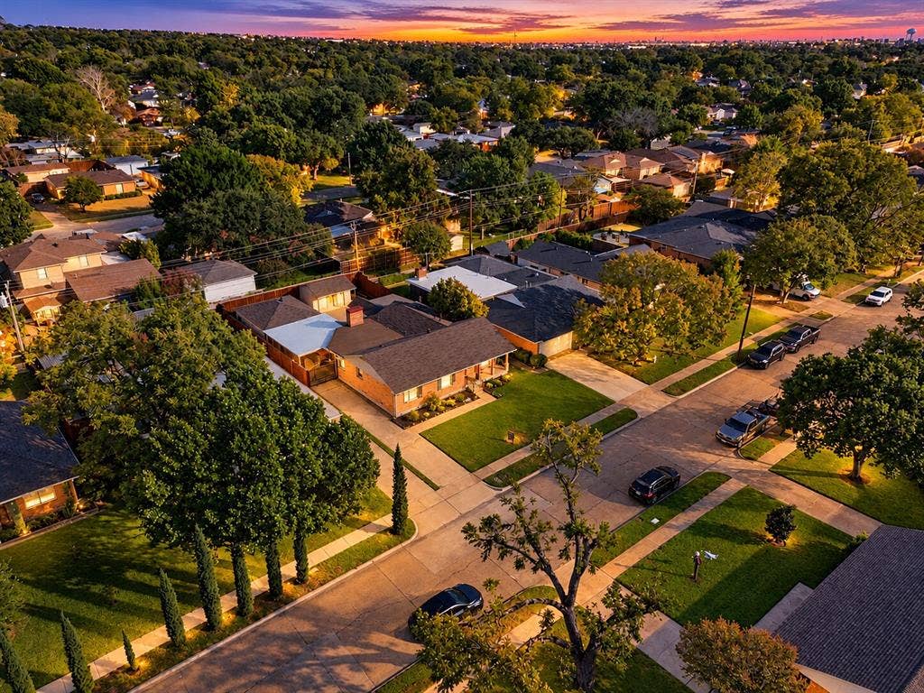 9216 Sorrento Street, Dallas, TX 75228 9216 Sorrento Street, Dallas, TX 75228