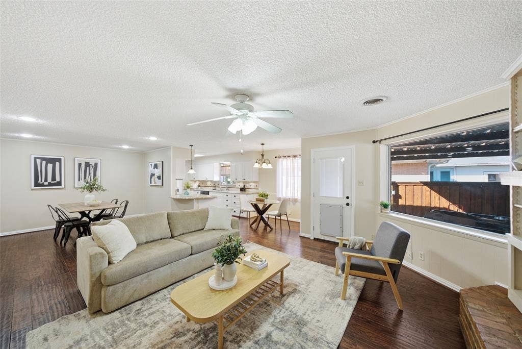 9216 Sorrento Street, Dallas, TX 75228 9216 Sorrento Street, Dallas, TX 75228