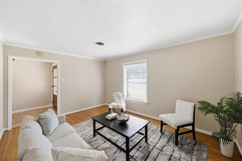 9216 Sorrento Street, Dallas, TX 75228 9216 Sorrento Street, Dallas, TX 75228